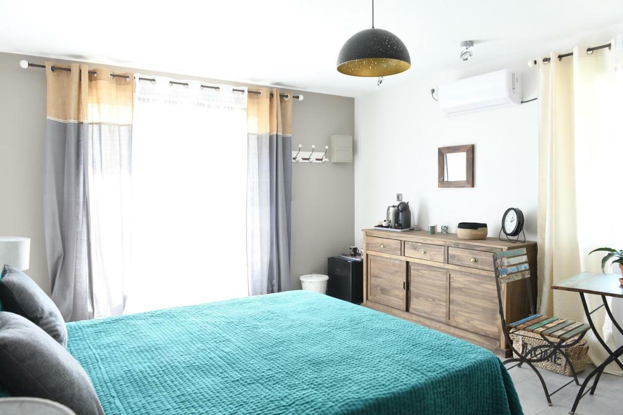 Sénas Chambre D'Hotes Du Charme Provencal מראה חיצוני תמונה
